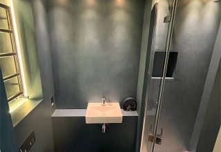 Liquid metal wall surfacing