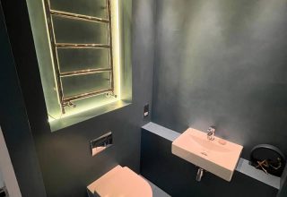 Liquid metal wall surfacing